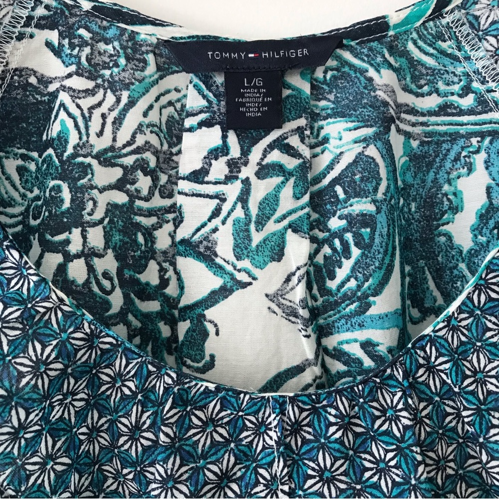 Tommy Hilfiger Paisley Top w/ ruffle neck Sz Large